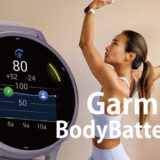 ガーミン ボディーバッテリーの表示画面と体を動かす女性(イメージ画像)